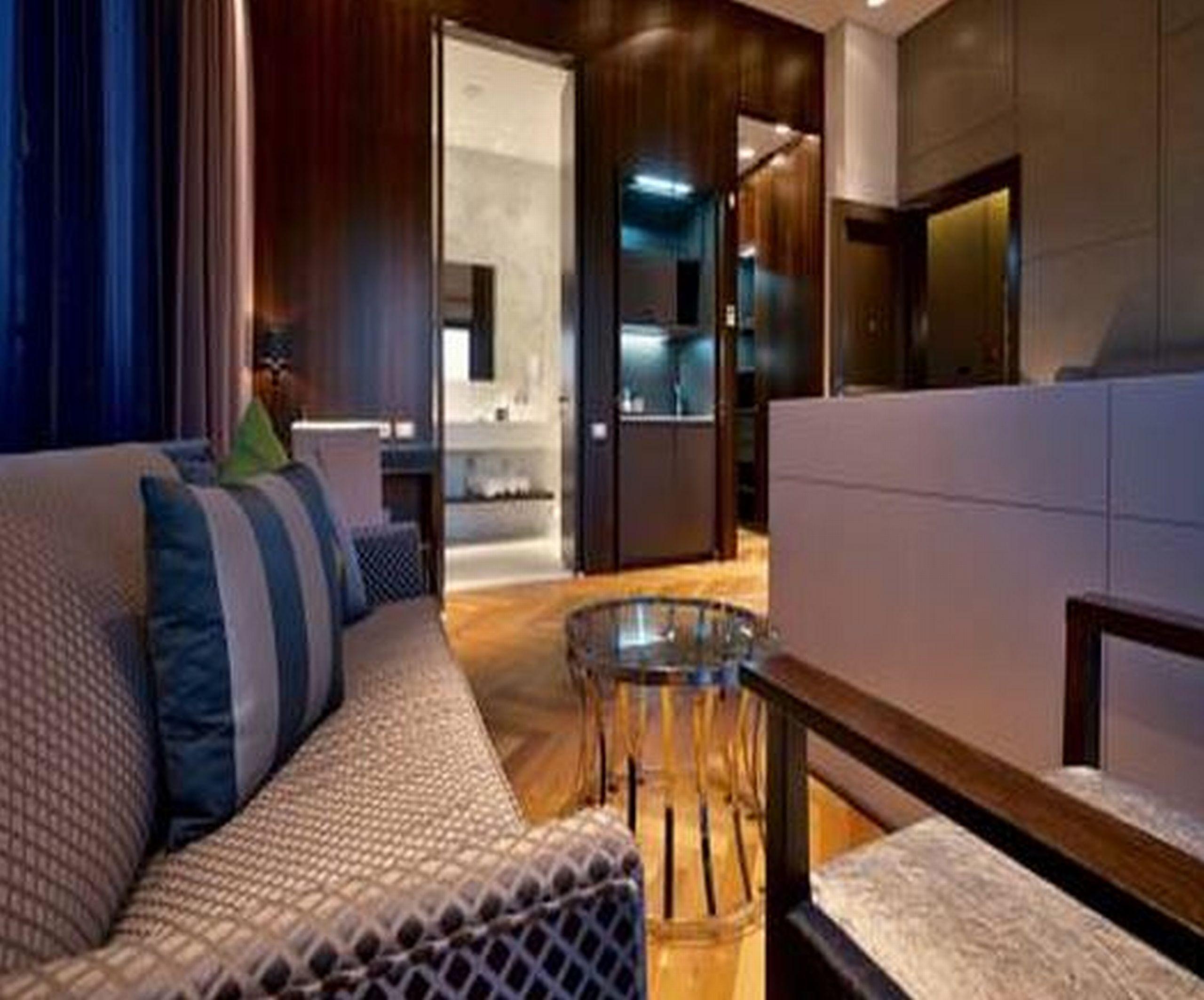 Hotel Indigo Tel Aviv - Diamond District By Ihg Giv'atayim Εξωτερικό φωτογραφία A suite at the hotel