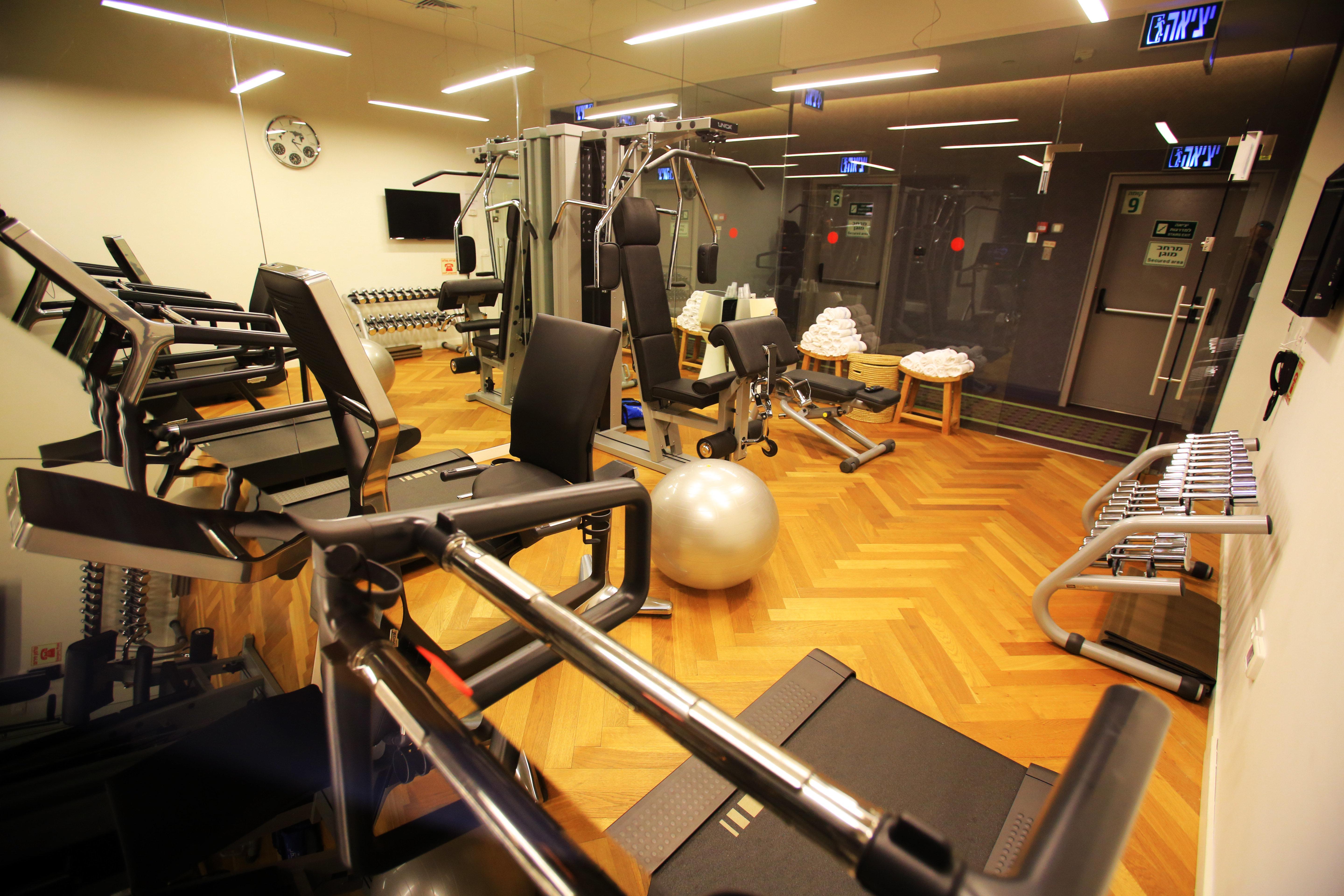 Hotel Indigo Tel Aviv - Diamond District By Ihg Giv'atayim Εξωτερικό φωτογραφία A gym in a hotel