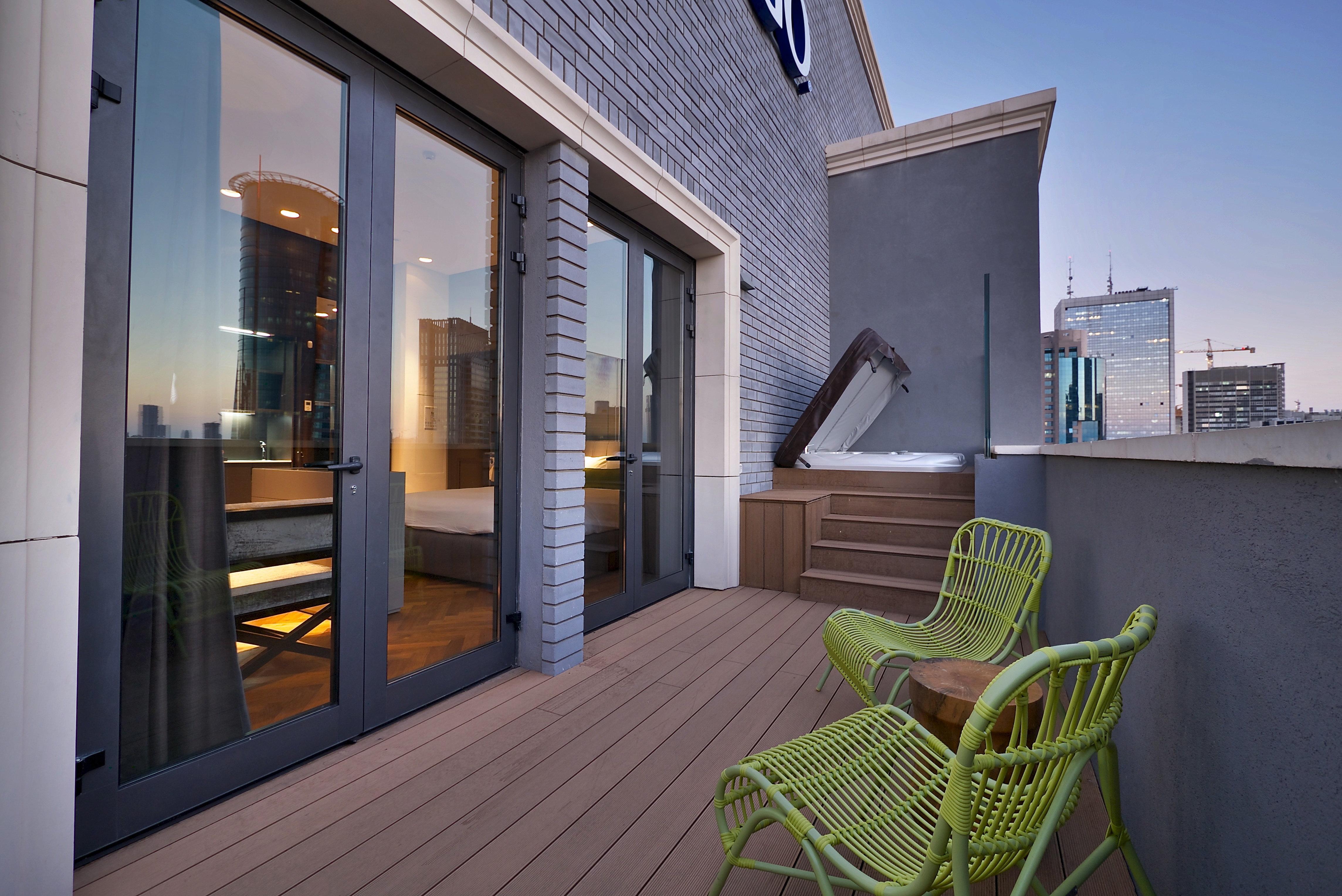 Hotel Indigo Tel Aviv - Diamond District By Ihg Giv'atayim Εξωτερικό φωτογραφία The hotel's rooftop